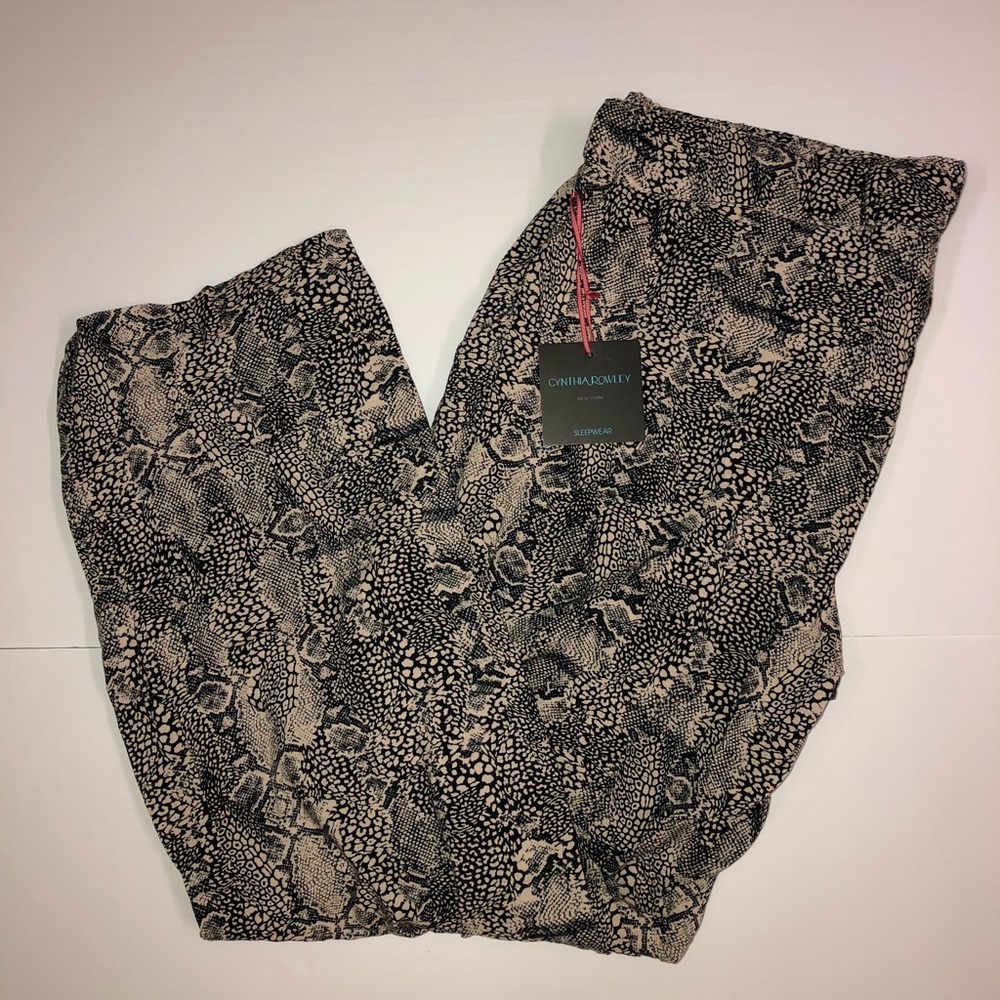 Cynthia Rowley snake skin pattern Pajama pants M